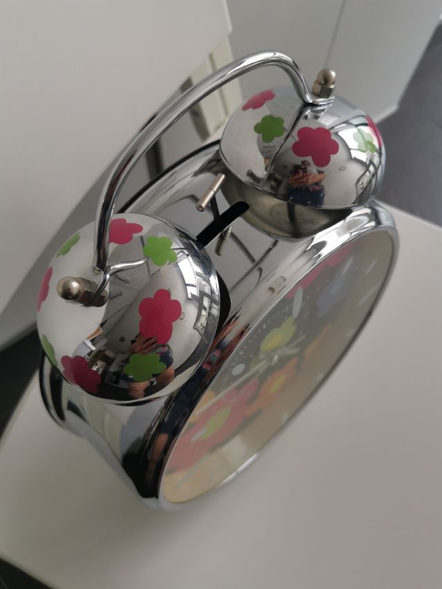 Reloj despertador campana grande