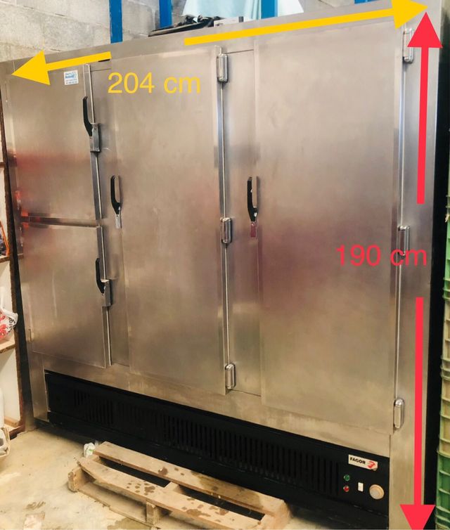 Armario frigorífico de 3 cuerpos