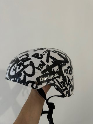 Casco snow