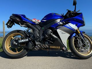 Yamaha R1 del 2010 ( modelo 2008).