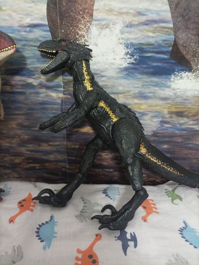 Carnotauro y indoraptor
