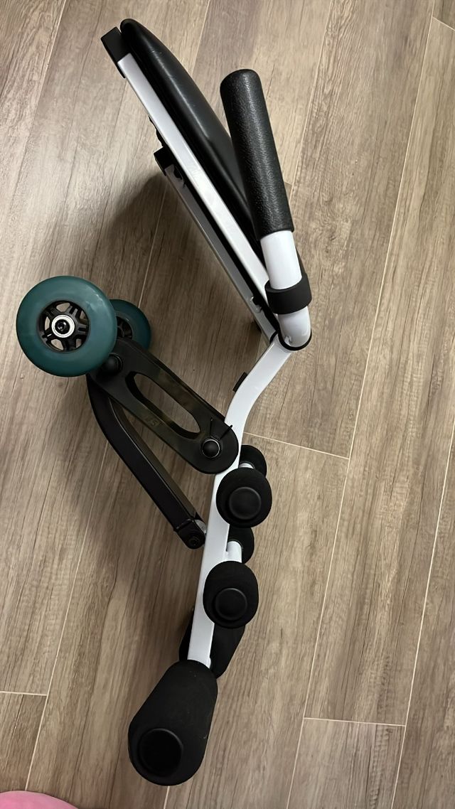 Attrezzo per addominali marca Reebok