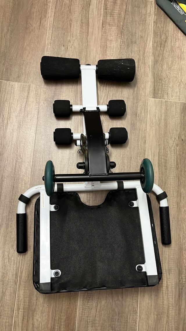 Attrezzo per addominali marca Reebok