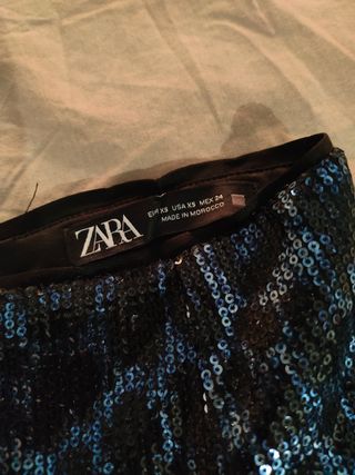 Mini falda lentejuelas leopardo zara