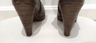 Botas altas de piel marrón