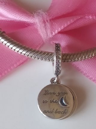 Charm en plata de ley.