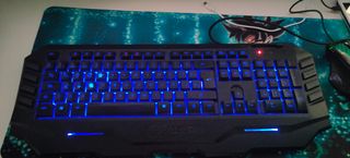 Ordenador más teclado