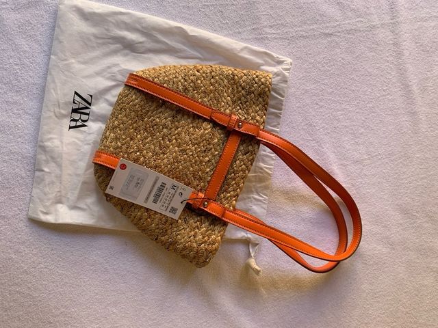 Bolso de mimbre de Zara