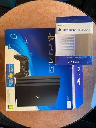 PlayStation 4 Pro 1TB + Mandos + Juegos