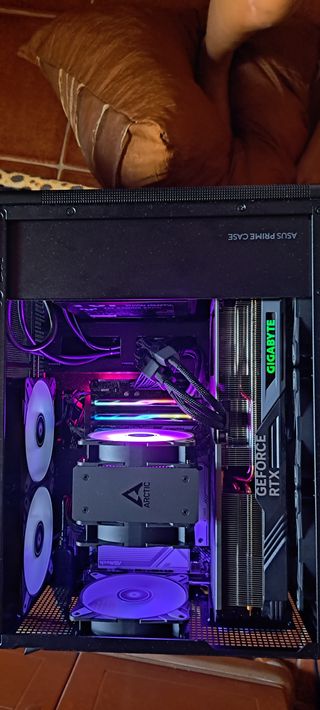 4080 super, 32 gbOrdenador PC con tarjeta gráfica