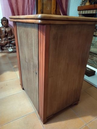 Maquina de coser Singer con mueble