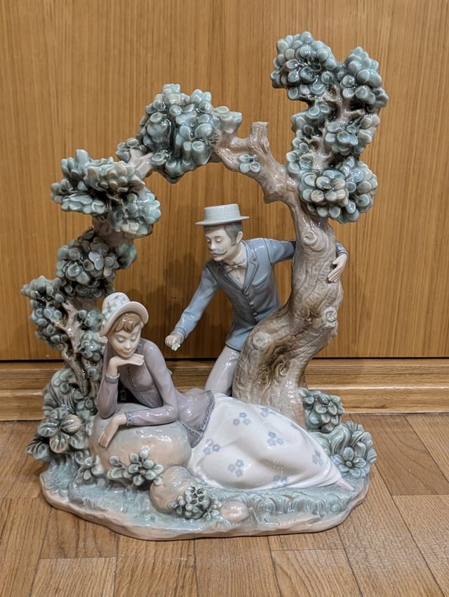 Figura Porcelana Lladró "Galán Juguetón" 