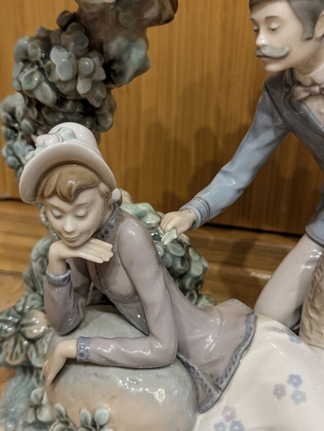 Figura Porcelana Lladró "Galán Juguetón" 