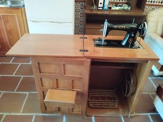 Máquina de coser antigua ALFA