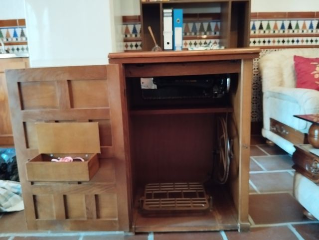 Máquina de coser antigua ALFA