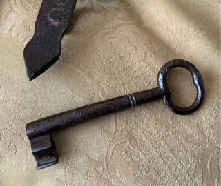 ANTIGUO CANDADO DE HORQUILLA HIERRO FORJADO