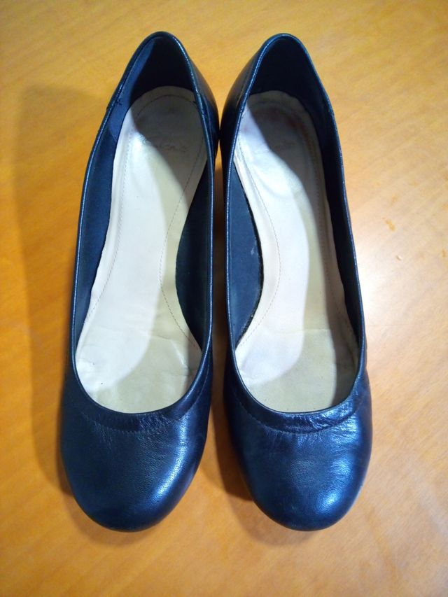 Zapatos Clarks negros Cuña