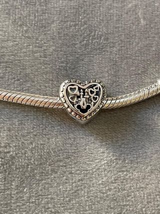 Charm corazón Mickey 