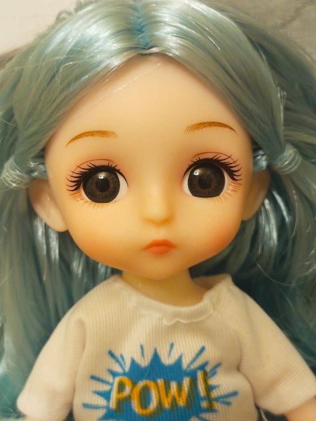Muñeca BJD con magnetófono