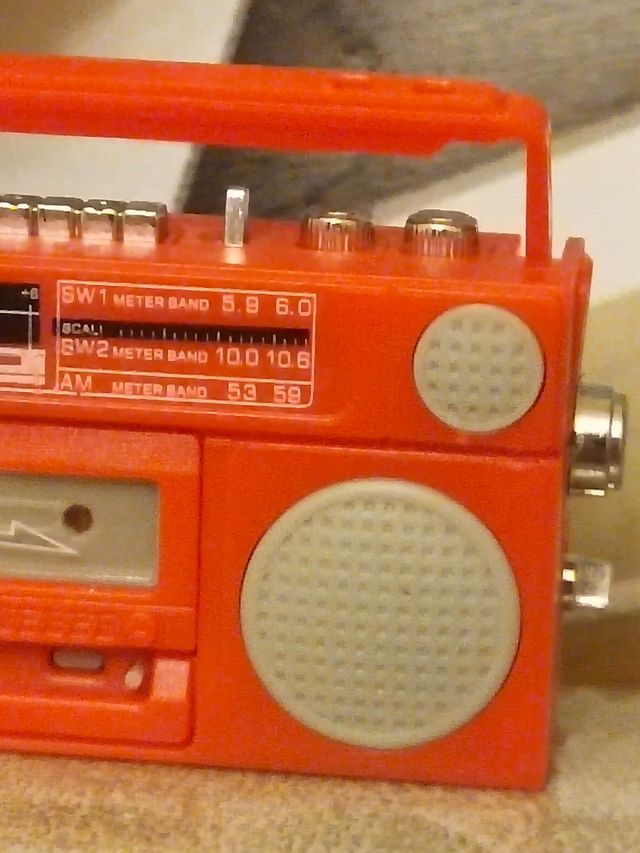 Muñeca BJD con magnetófono