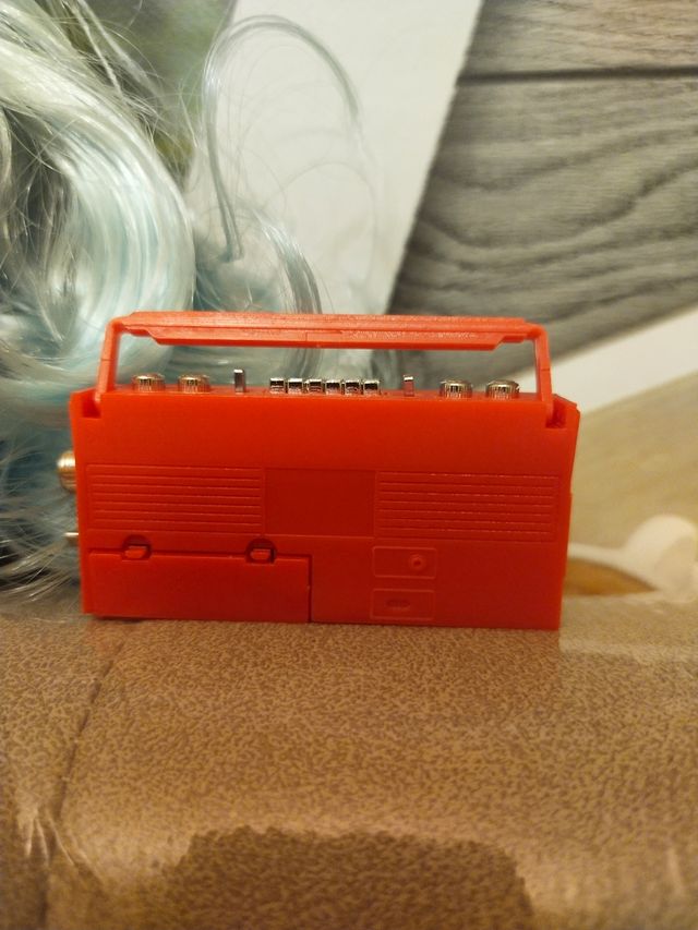 Muñeca BJD con magnetófono