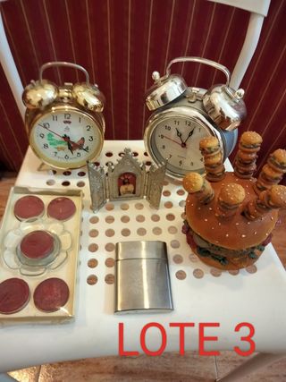 Se vende ocho lotes de objetos curiosos