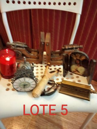 Se vende ocho lotes de objetos curiosos