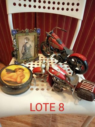 Se vende ocho lotes de objetos curiosos