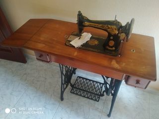 Maquina de coser Singer