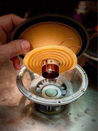 Taller donde reparar altavoces vintage