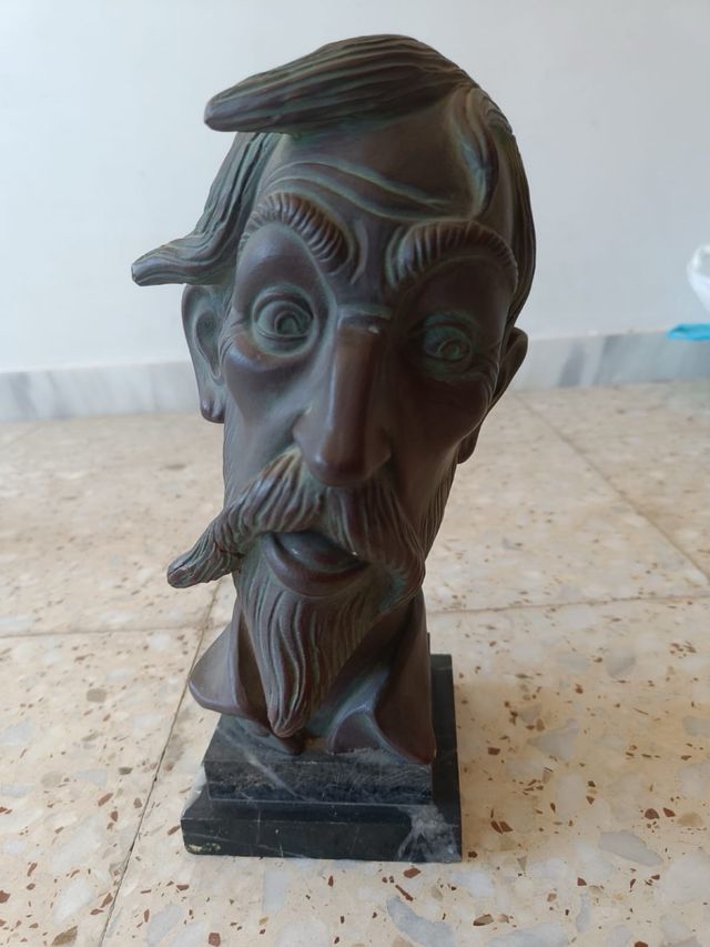 Antiguo busto de don quijote