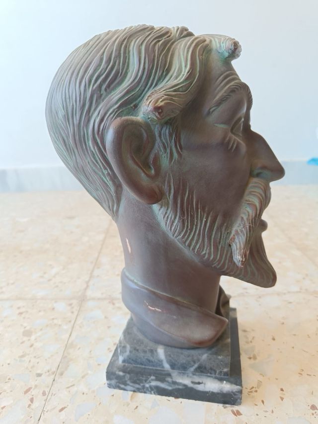 Antiguo busto de don quijote