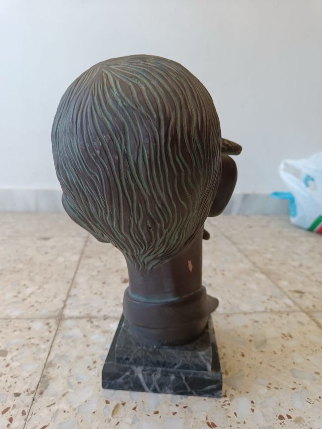 Antiguo busto de don quijote