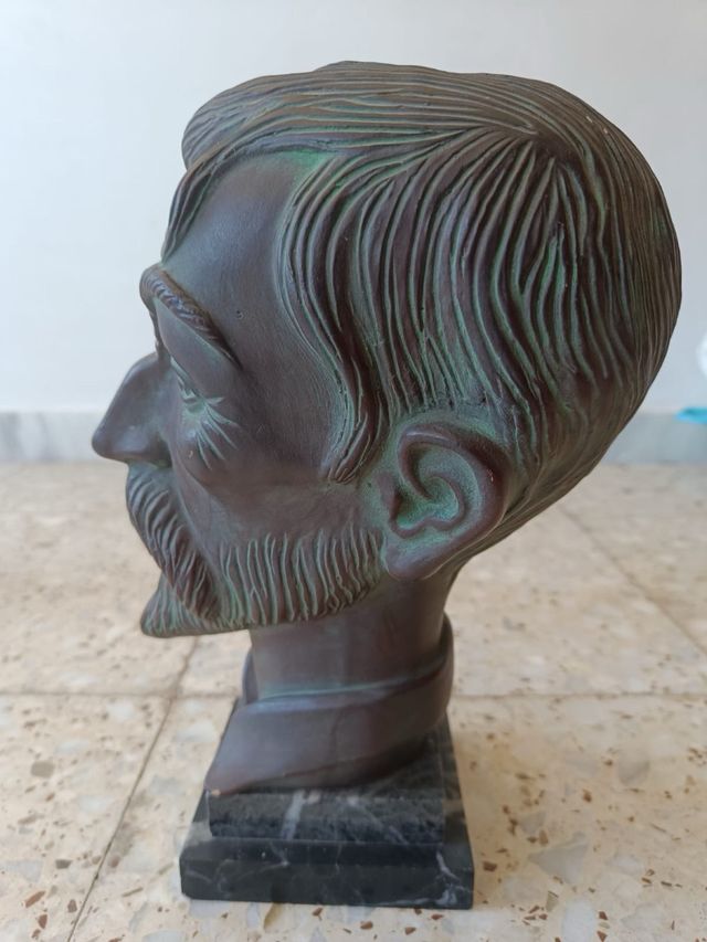 Antiguo busto de don quijote