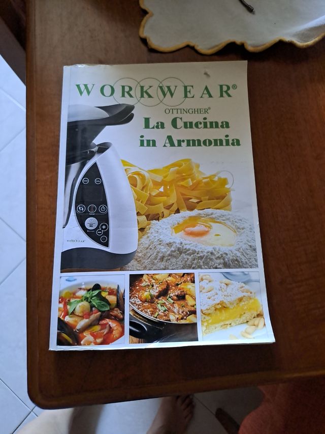 Robot cucina come nuovo ingiallito dal sole