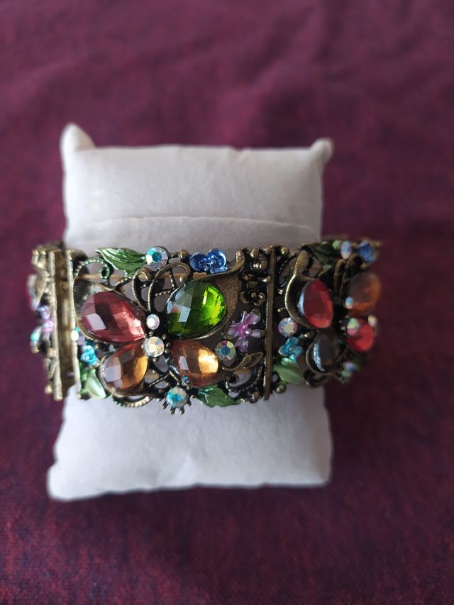 Brazalete/pulsera con motivos florales