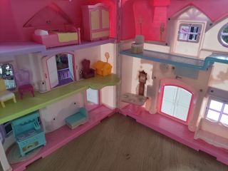 Casa de muñecas con timbre
