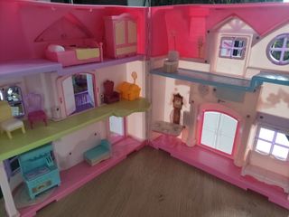 Casa de muñecas con timbre