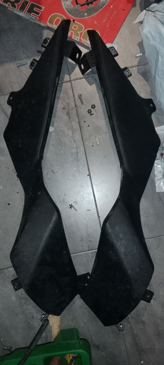 Plasticos derbi gpr 25 2006