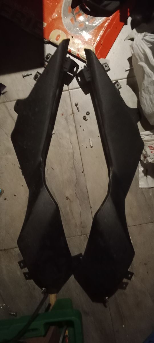 Plasticos derbi gpr 25 2006