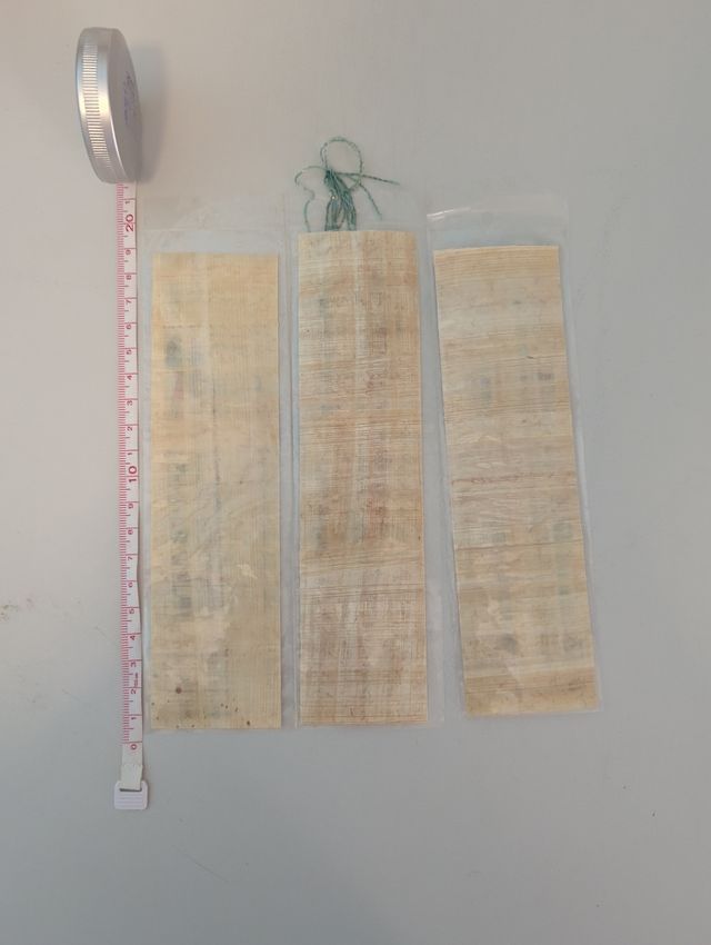 3 marcapáginas de papiro