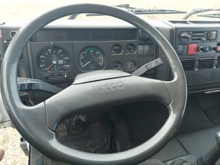 CAMION ISOTERMO CON TRAMPILLA ELEVADORA