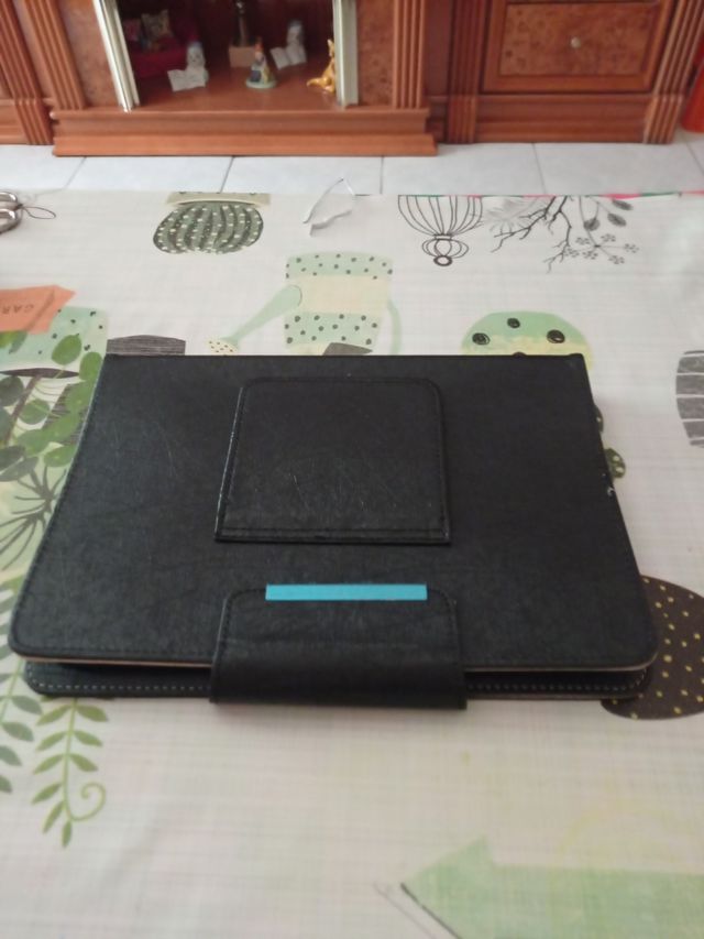 Funda tablet 9,10pulg teclado bluetooth