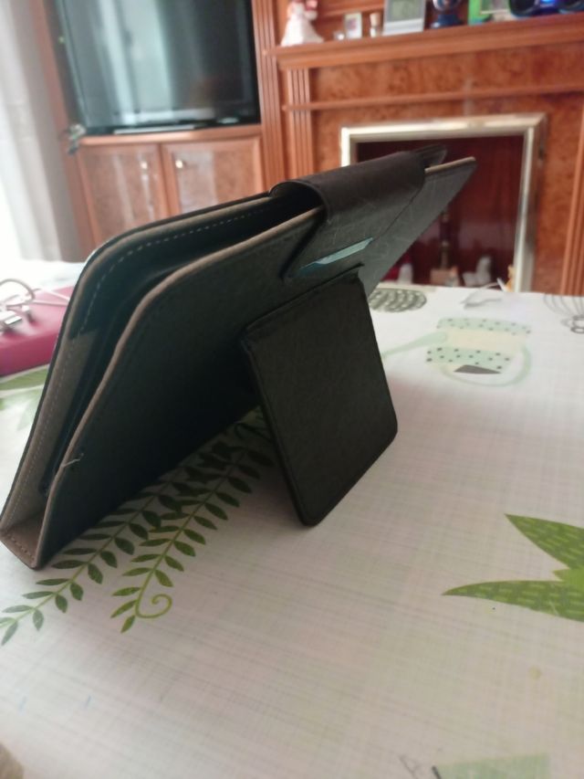 Funda tablet 9,10pulg teclado bluetooth