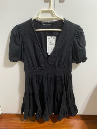 Vestido corto negro Zara