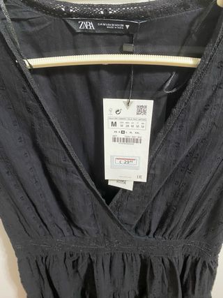 Vestido corto negro Zara