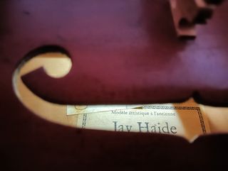 Viola Jay Haide Maggini de 2012.