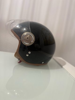 Casco de moto , visera nueva , estado impecable