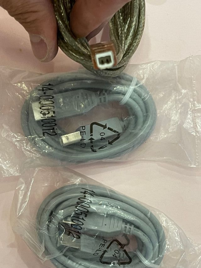 Cables fibra internet varios colores y tamaños