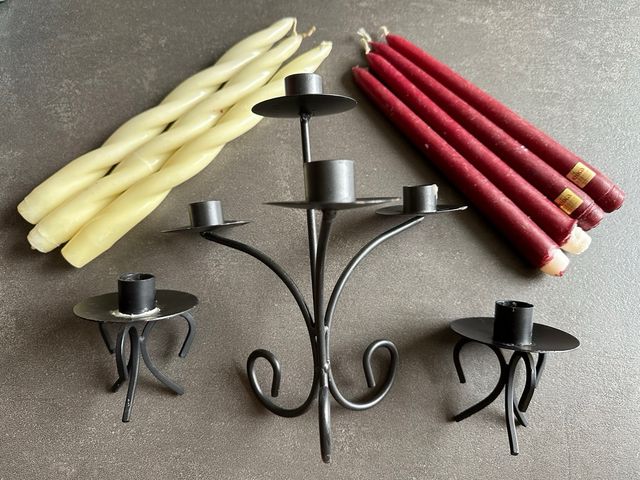 Portacandele in metallo lavorato (candele omaggio)